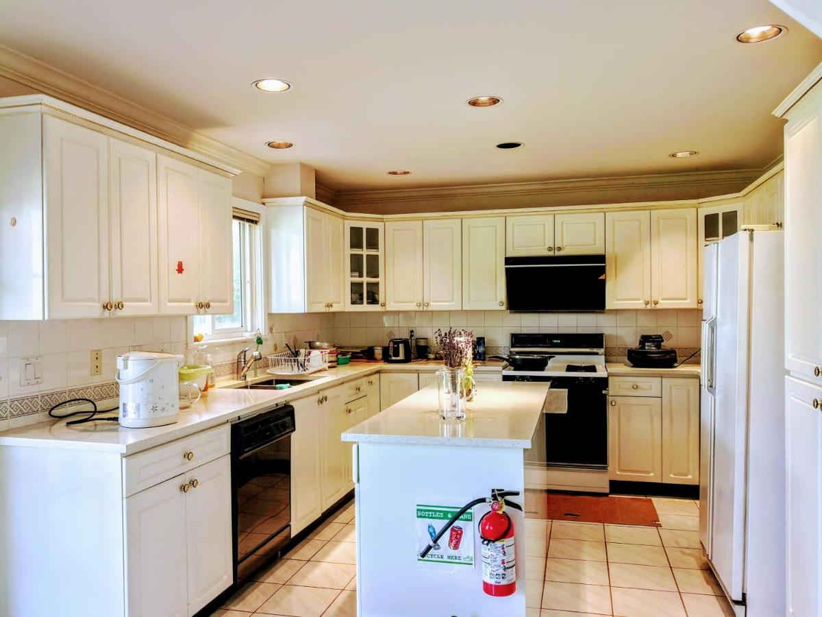 Great Guest Suite In A Gorgeous House New Westminster Dış mekan fotoğraf